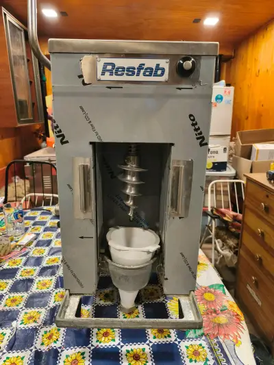 Máquina de Helados de Yogurt Resfab Industrial - miniatura 1