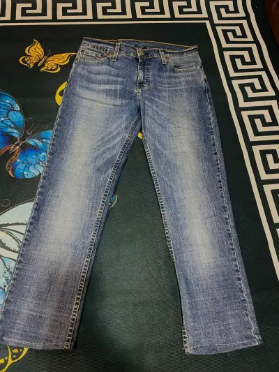 Jeans clásicos azul desgastado para hombre - miniatura 1