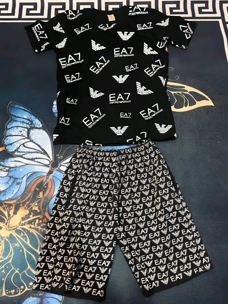 Conjunto deportivo negro EA7 Emporio Armani