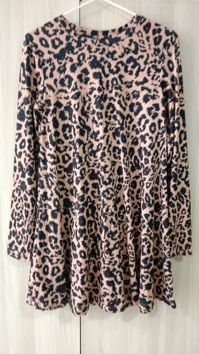 Conjunto de pantalón y chaqueta gris para mujer - miniatura 6