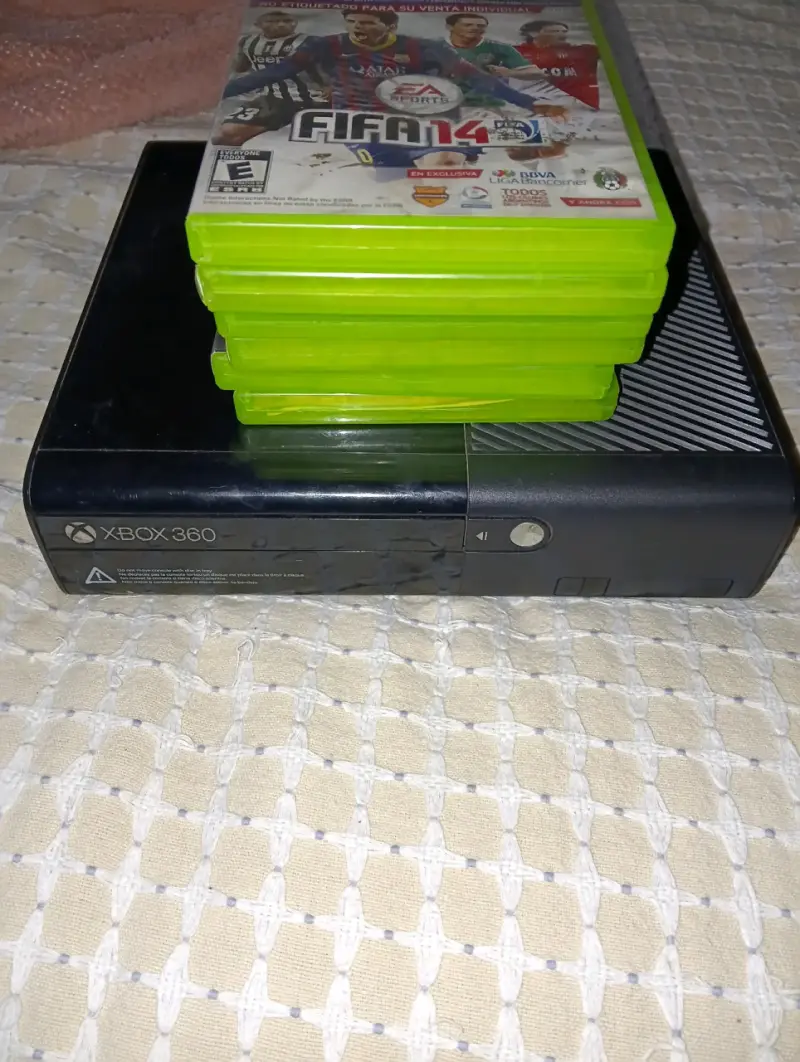 Consola Xbox 360 con juegos incluidos