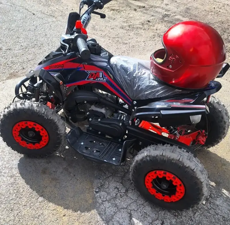 Cuatrimoto infantil Dazzle Offroad con casco rojo - 1