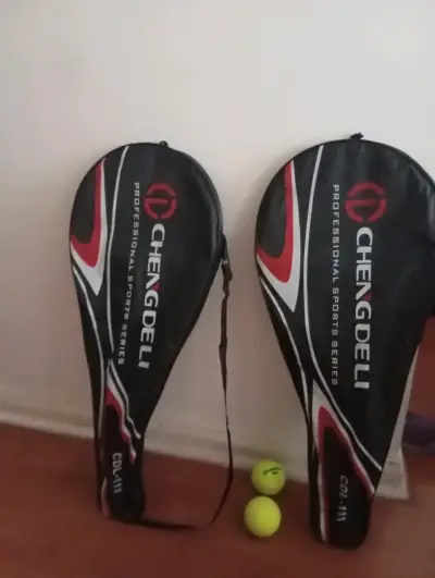 Raqueta de tenis con funda y pelotas Chengdeli - miniatura 2