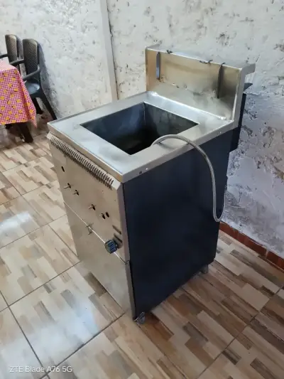Freidora industrial de acero inoxidable con ruedas - miniatura 3