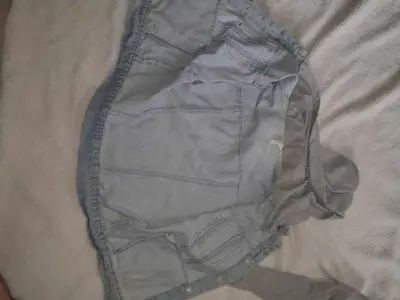 Chaqueta de mezclilla con capucha gris - miniatura 2