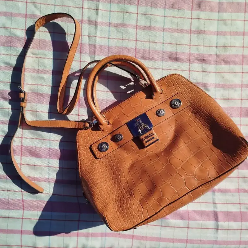 Cartera Guess Original - 1