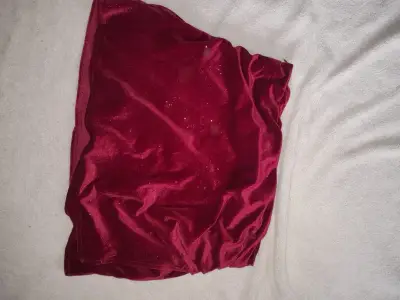 Falda corta de terciopelo rojo brillante - miniatura 1