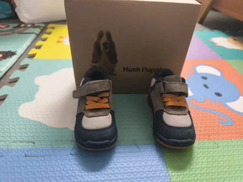 Zapatillas para niños Hush Puppies con velcro