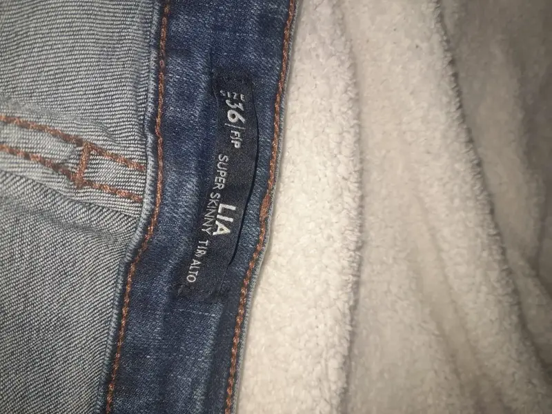 Jeans ajustados de mezclilla azul desgastados - 3