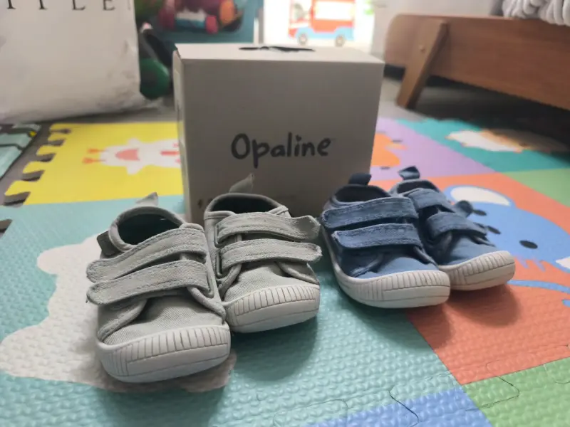 Zapatillas de bebé Opaline en dos colores
