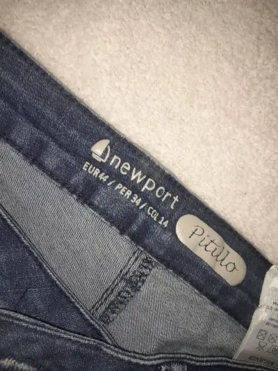 Jeans pitillo Newport azul con bordado - miniatura 2