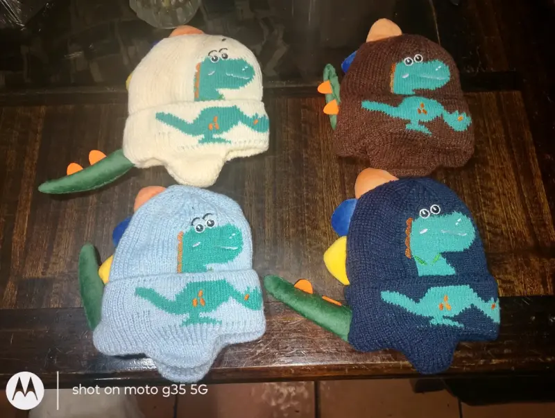 Gorros de lana para niños con diseño de dinosaurio - 1