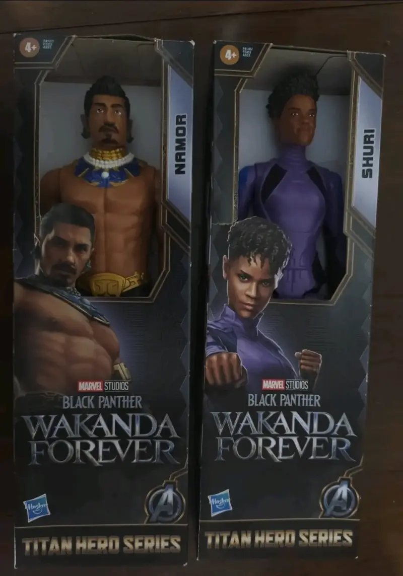 Figuras de acción Namor y Shuri de Black Panther