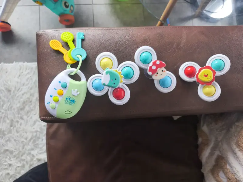 Juguetes de estimulación para bebés con luces y sonidos