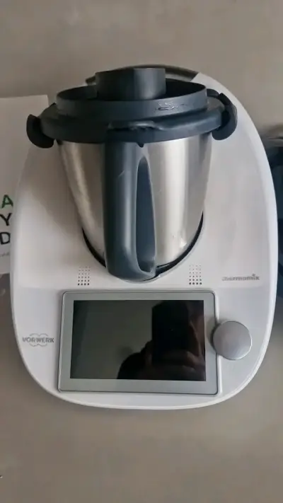Robot de cocina Thermomix TM6 con accesorios - miniatura 1