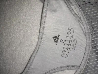 Polera Deportiva Mujer Adidas Gris Talla S - miniatura 2
