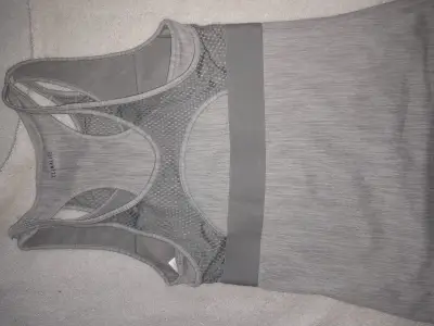 Polera Deportiva Mujer Adidas Gris Talla S - miniatura 3