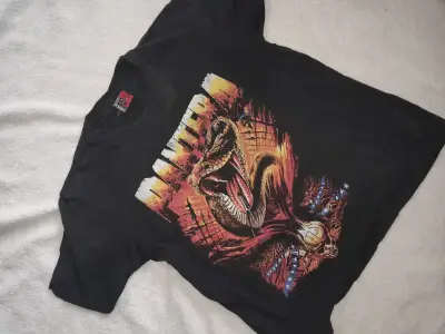 Polera negra Pantera con diseño gráfico - miniatura 1