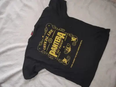 Polera negra Pantera con diseño gráfico - miniatura 2