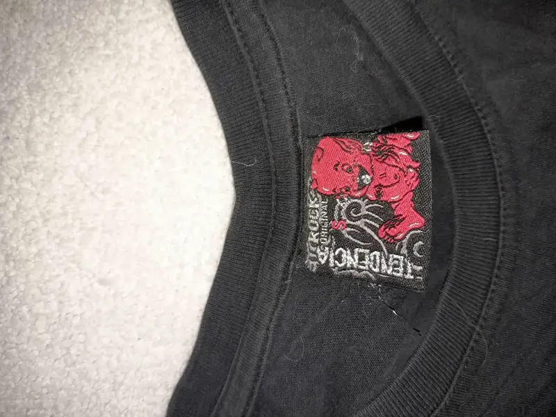 Polera negra Pantera con diseño gráfico - 3