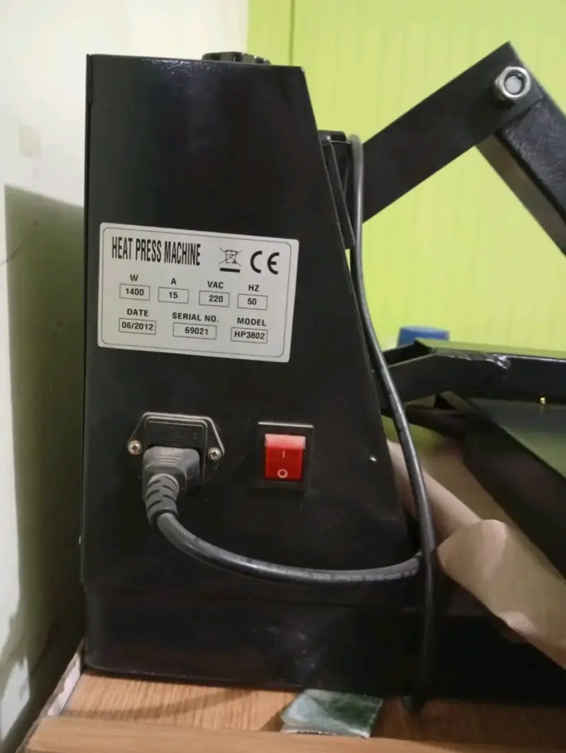 Máquina de prensa térmica modelo HP3802 - 3