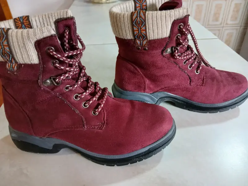 Botas de gamuza burdeos con forro térmico - 2
