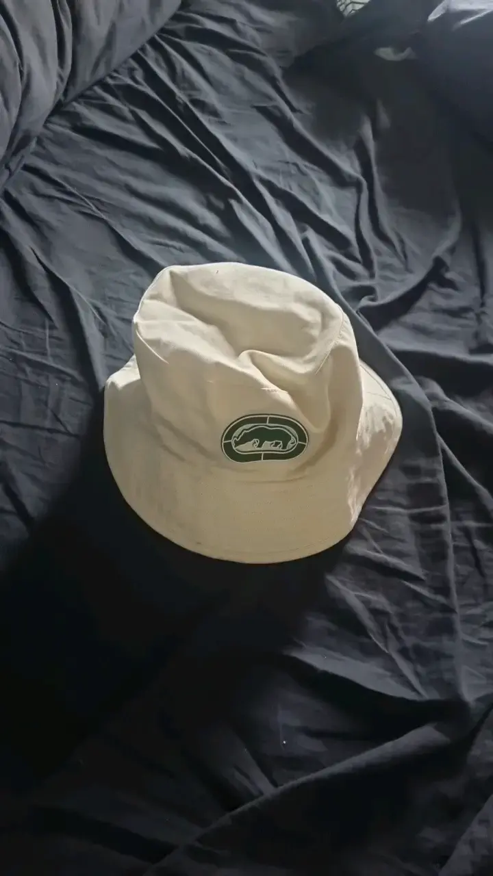 Sombrero tipo pescador beige con logo
