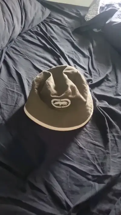 Sombrero tipo pescador beige con logo - miniatura 2