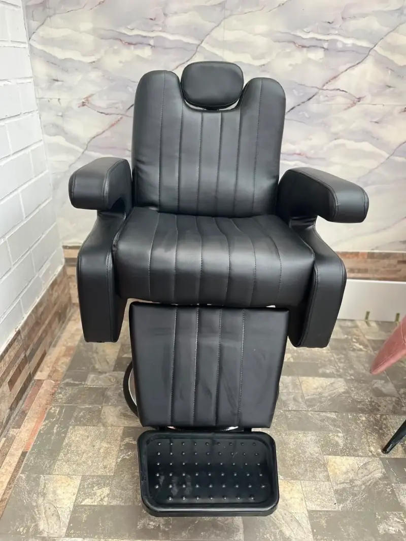 Sillón de Barbero Reclinable Negro con Reposapiés - 1