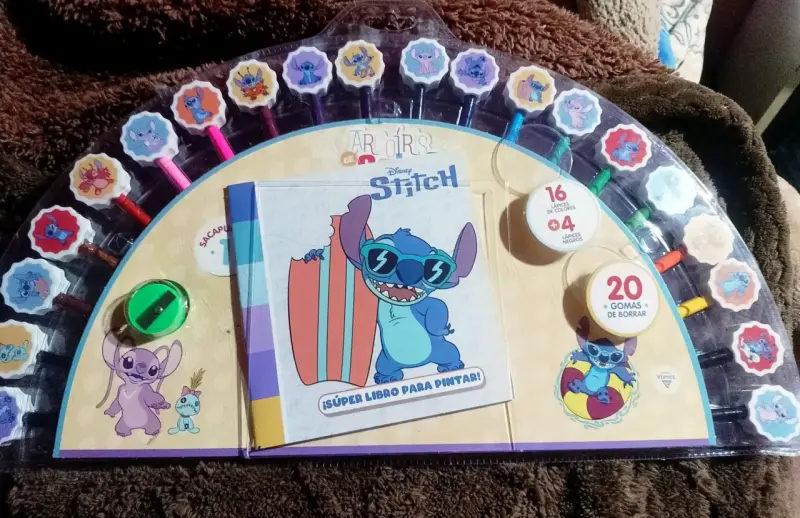 Set de dibujo Disney Stitch con lápices y gomas