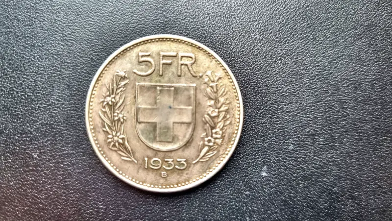 Moneda suiza de 5 francos de 1933+Falklands 2 pen. - 2