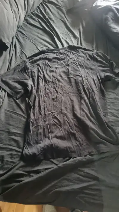 Polera negra con diseño gráfico ZOOYORK - miniatura 2
