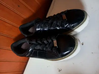 Zapatillas negras de charol con plataforma c/moran - miniatura 2