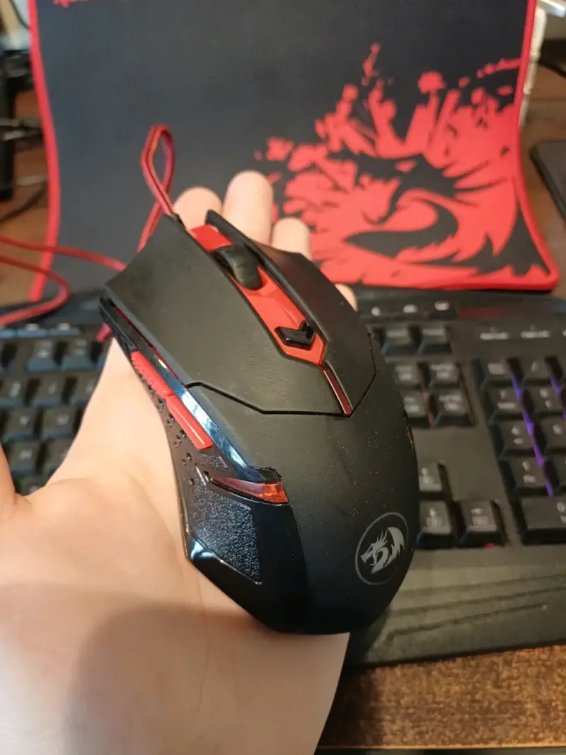 Kit de teclado y mouse gamer Redragon con pad - 6