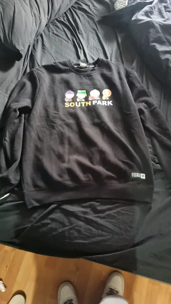Conjunto de sudadera y pantalón South Park negro
