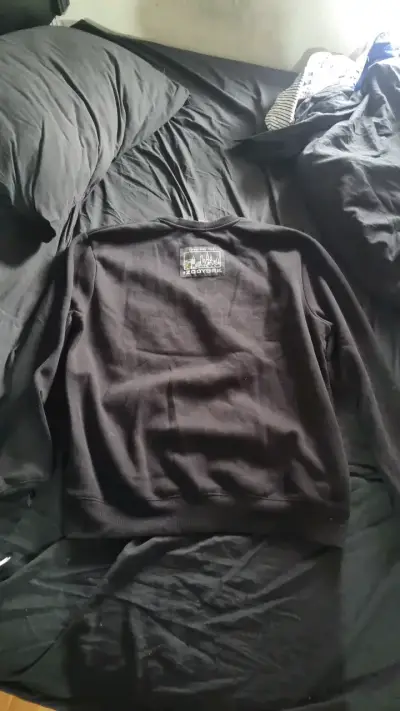 Conjunto de sudadera y pantalón South Park negro - miniatura 2