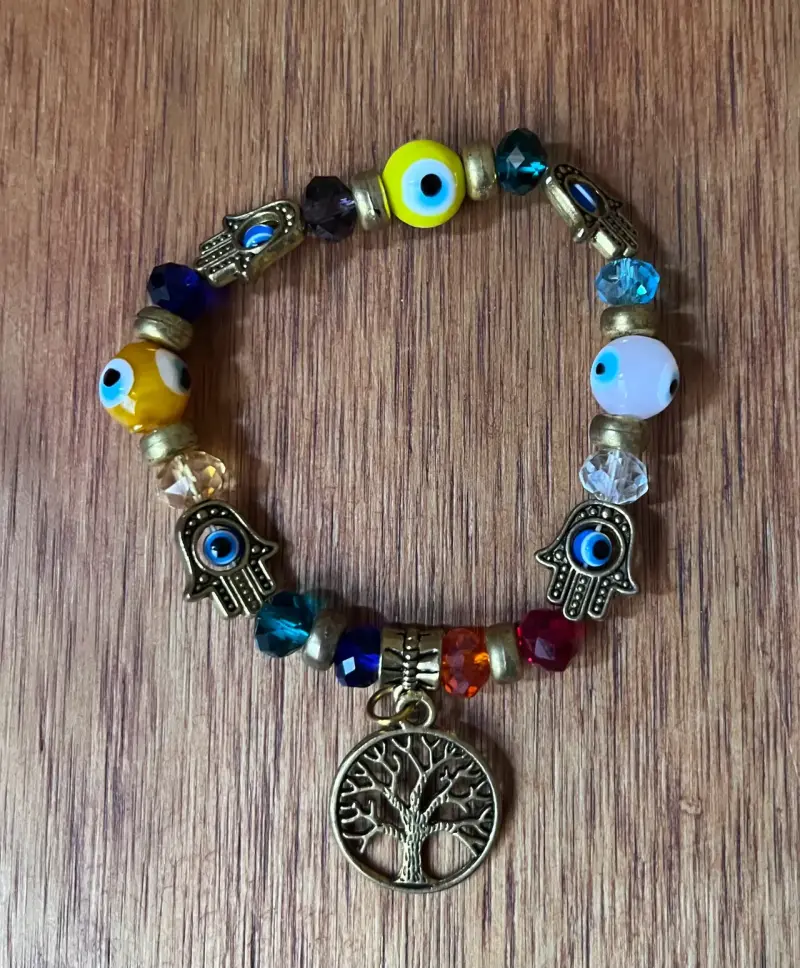 Pulsera de cuentas con dijes - 2