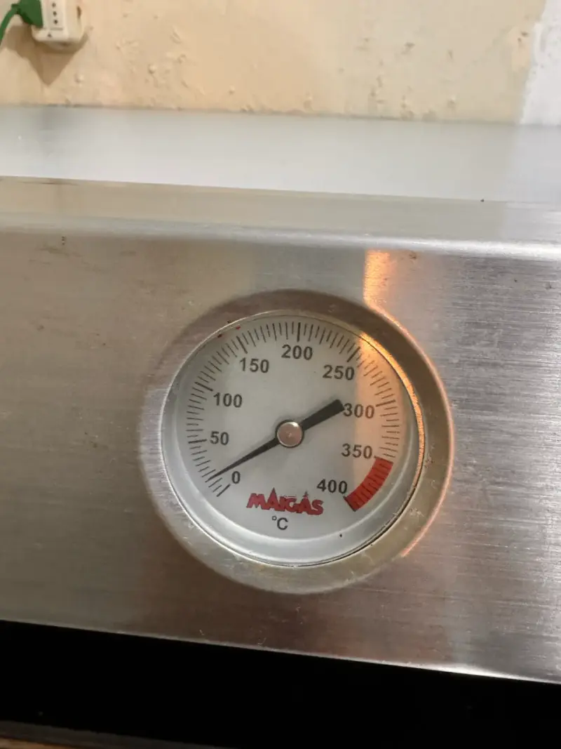 Horno de acero inoxidable Maigas con ladrillos refractarios - 5