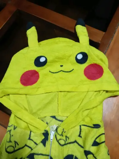 Pijama enterizo Pikachu para niños Talla 6/7 años - miniatura 1
