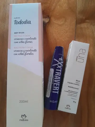 Set de Belleza Natura y Avon: Body Splash, Rubor y Máscara - miniatura 1