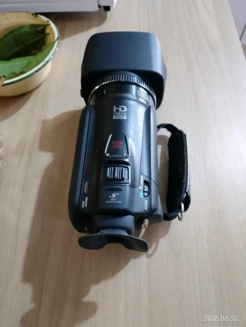 Videocámara Canon iVIS HF G20 HD con Zoom Óptico - 3
