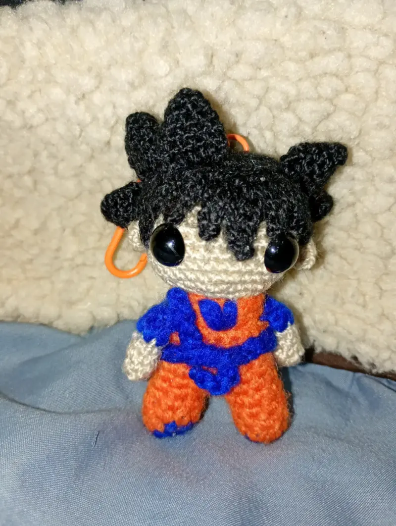 Llaveros amigurumi de Goku 9cm - 3