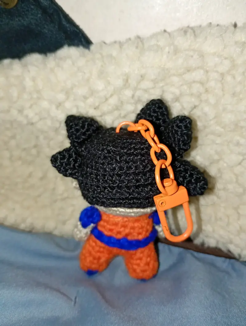 Llaveros amigurumi de Goku 9cm - 4
