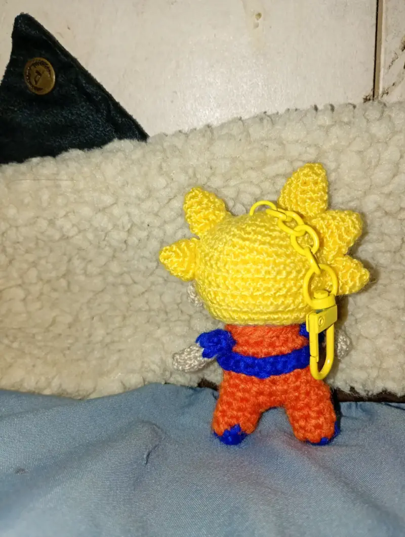 Llaveros amigurumi de Goku 9cm - 6