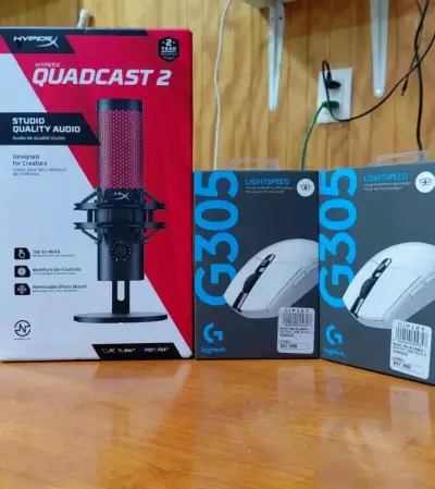 Micrófono HyperX QuadCast 2 y Mouse Logitech G305 - miniatura 1