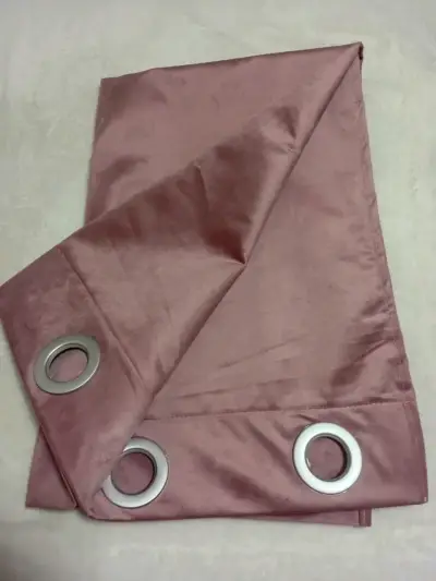 Cortinas blackout rojas y rosadas con ojales - miniatura 2