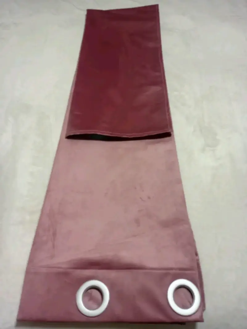 Cortinas blackout rojas y rosadas con ojales - 3