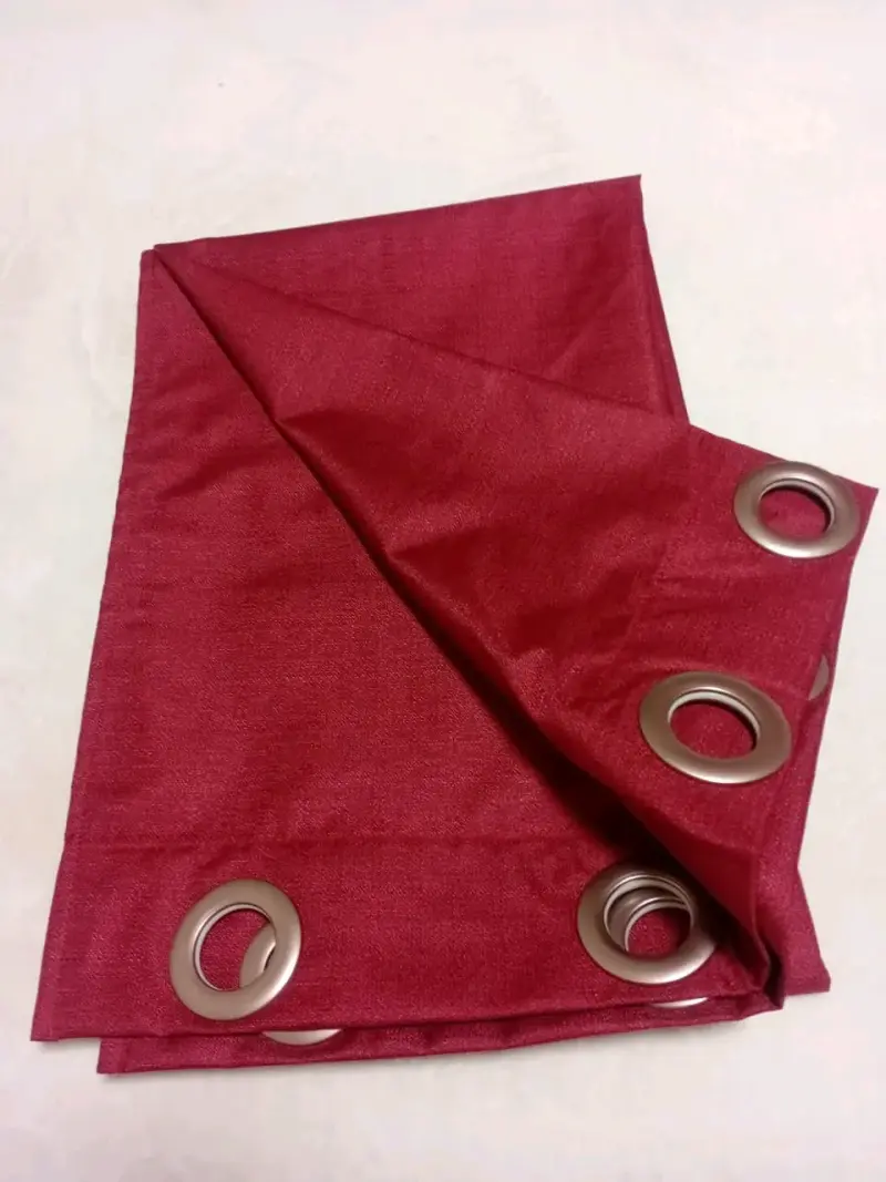 Cortinas blackout rojas y rosadas con ojales - 5