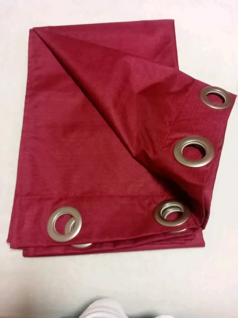 Cortinas blackout rojas y rosadas con ojales - 6