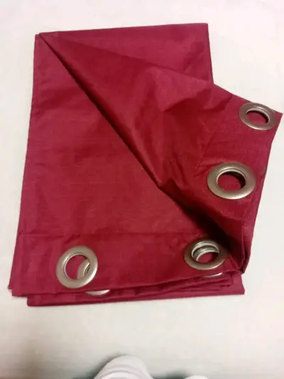 Cortinas blackout rojas y rosadas con ojales - miniatura 6